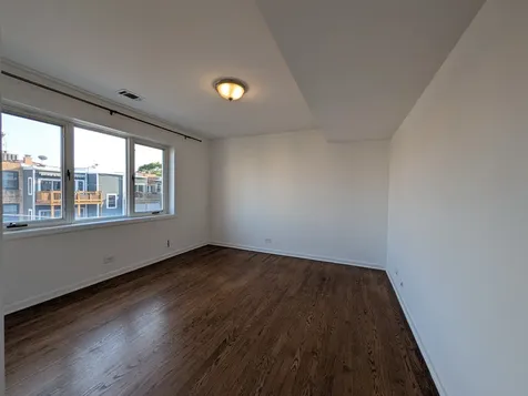 1057 West Pratt Boulevard Chicago IL 60626