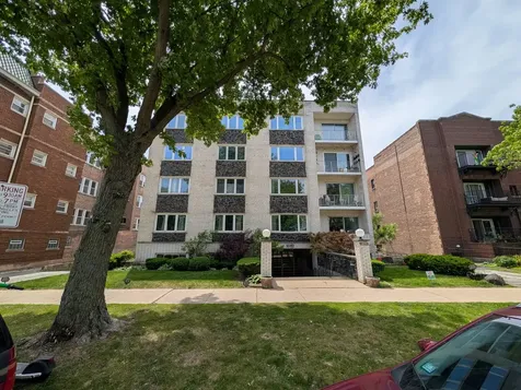 1057 West Pratt Boulevard Chicago IL 60626