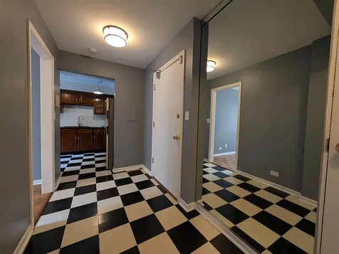 1057 West Pratt Boulevard Chicago IL 60626
