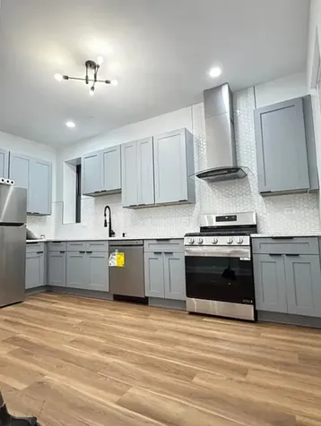1305 East 69th Street Chicago IL 60637