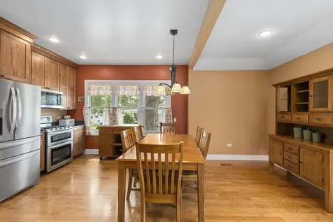 3858 West 99th Street Evergreen Park IL 60805