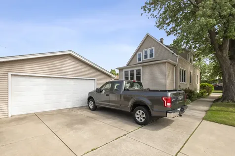 3858 West 99th Street Evergreen Park IL 60805
