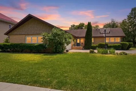 409 East Oak Street Fairbury IL 61739