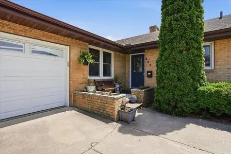 409 East Oak Street Fairbury IL 61739
