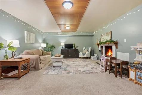 409 East Oak Street Fairbury IL 61739