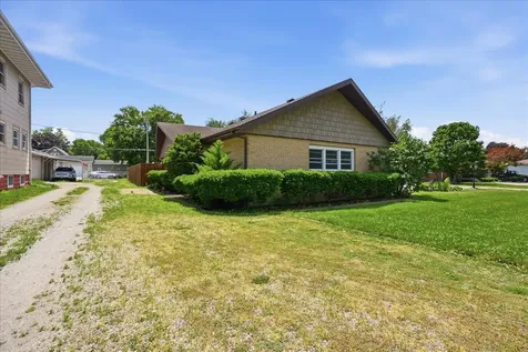 409 East Oak Street Fairbury IL 61739