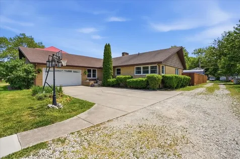 409 East Oak Street Fairbury IL 61739