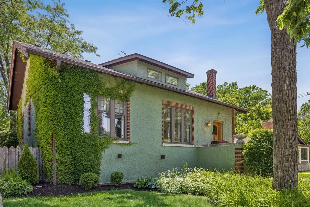 10637 South Oakley Avenue Chicago IL 60643