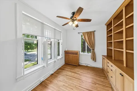 10637 South Oakley Avenue Chicago IL 60643