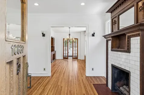 10637 South Oakley Avenue Chicago IL 60643