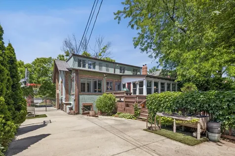 10637 South Oakley Avenue Chicago IL 60643