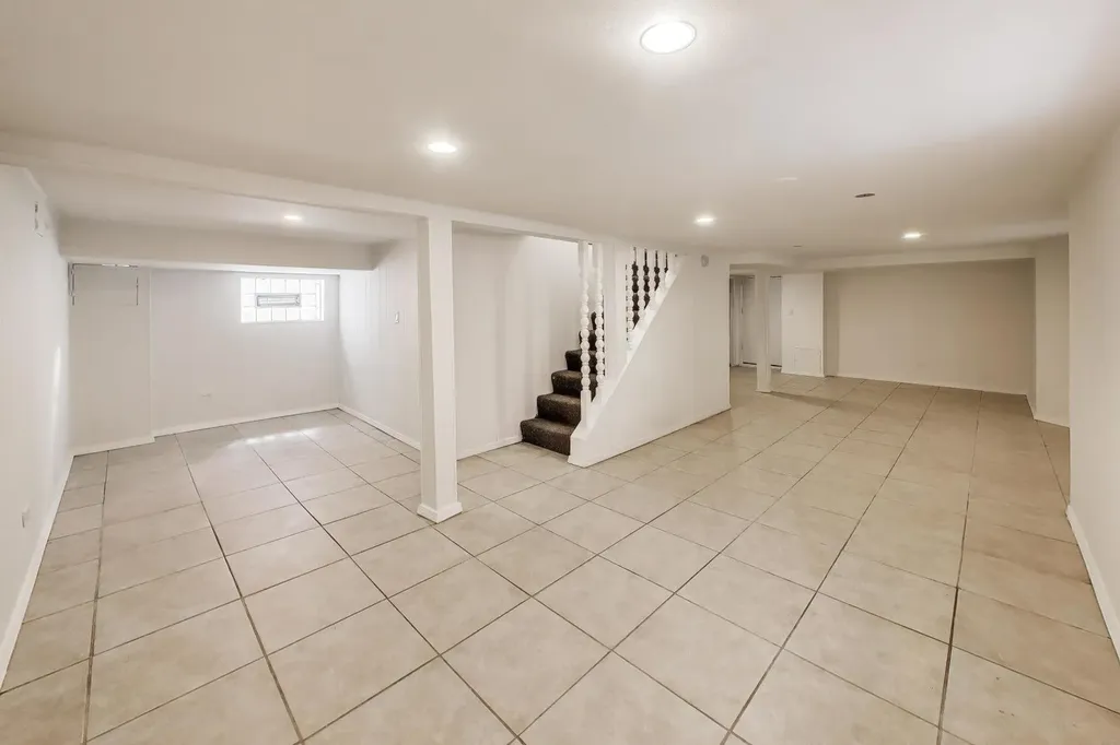 2728 North Major Avenue Chicago IL 60639