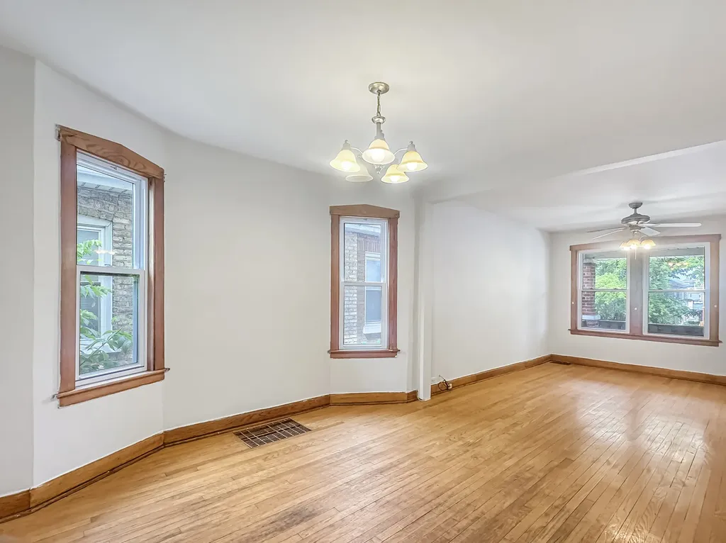 2728 North Major Avenue Chicago IL 60639
