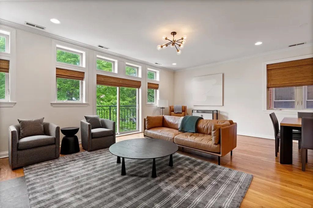 1929 North Sawyer Avenue Chicago IL 60647