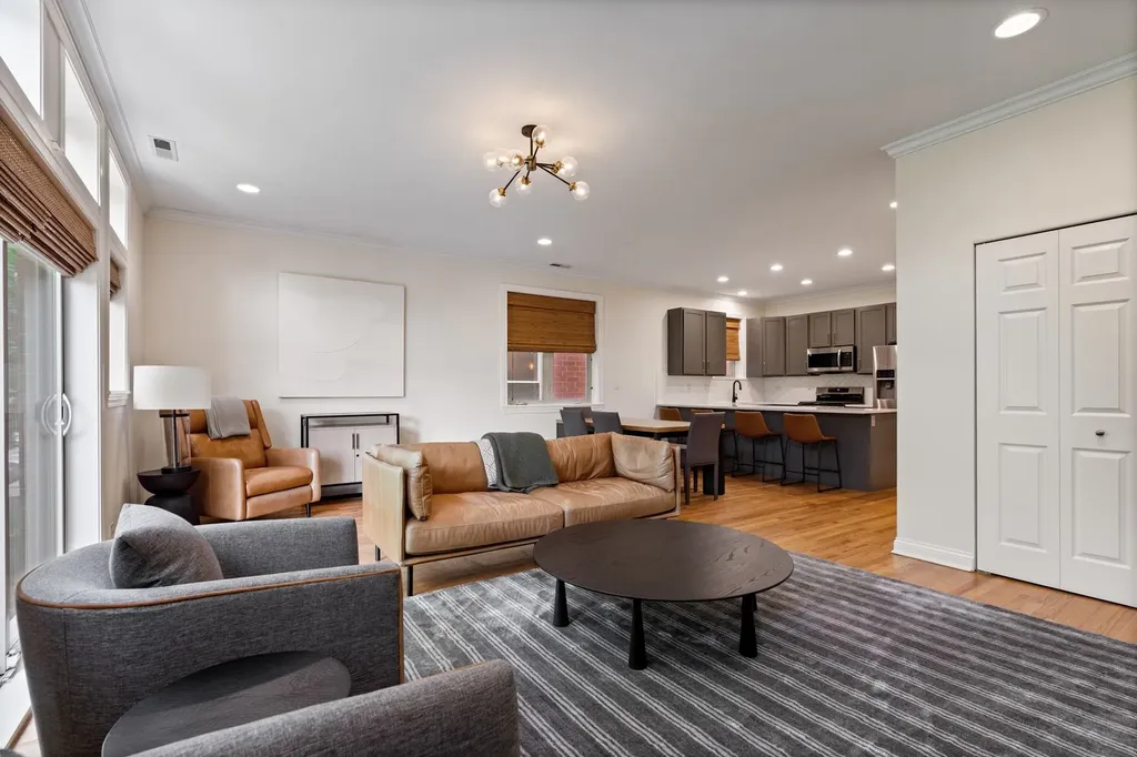 1929 North Sawyer Avenue Chicago IL 60647