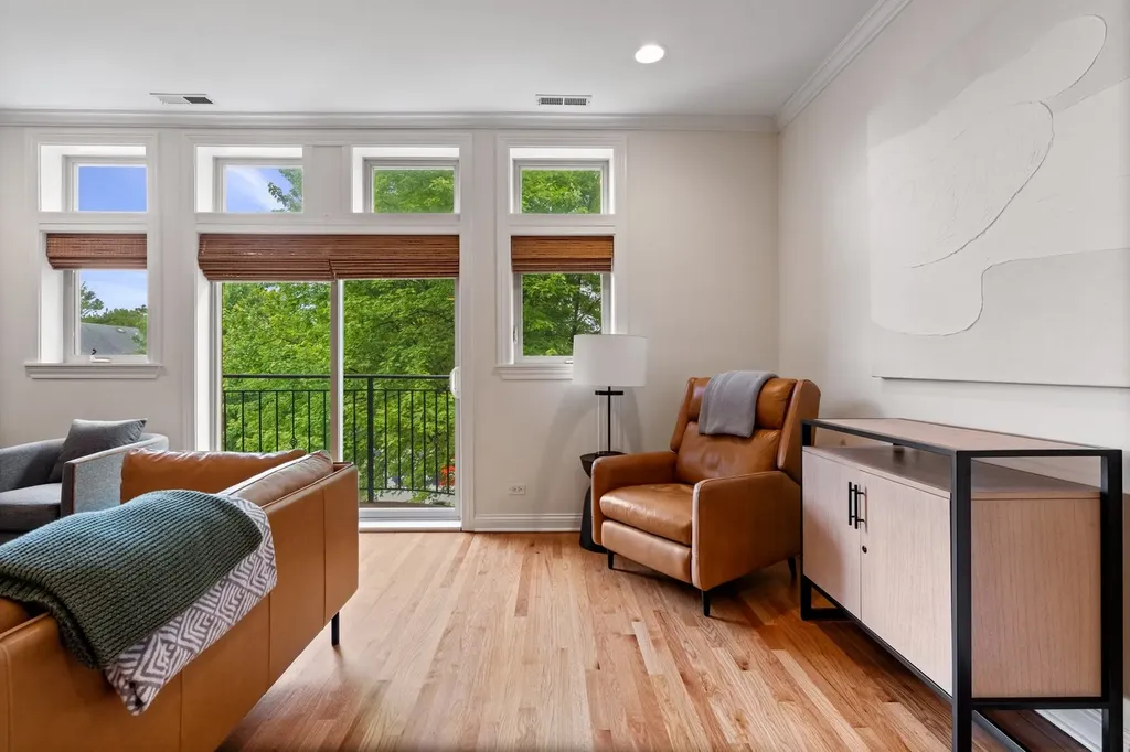 1929 North Sawyer Avenue Chicago IL 60647