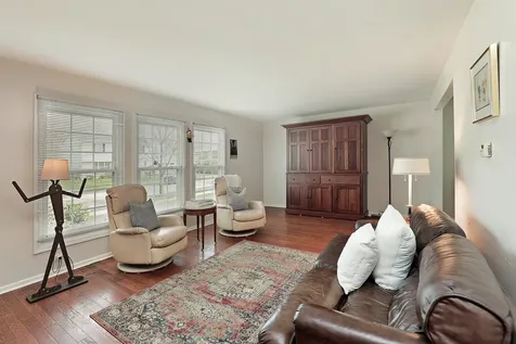 1255 Laurel Avenue Deerfield IL 60015