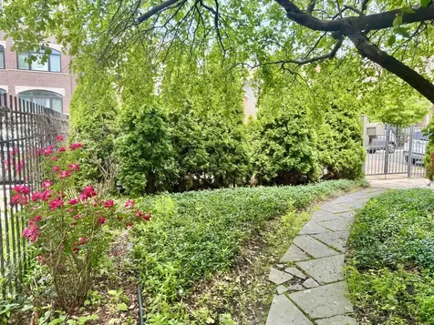 821 South Bell Avenue Chicago IL 60612