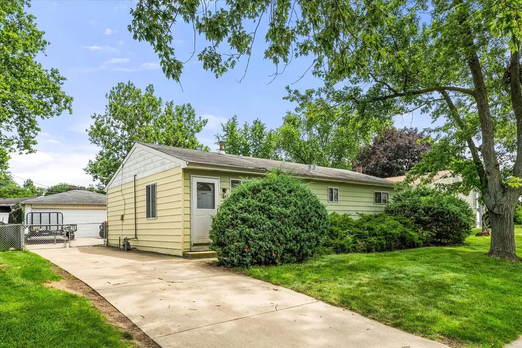 1629 Charles Drive Glendale Heights IL 60139