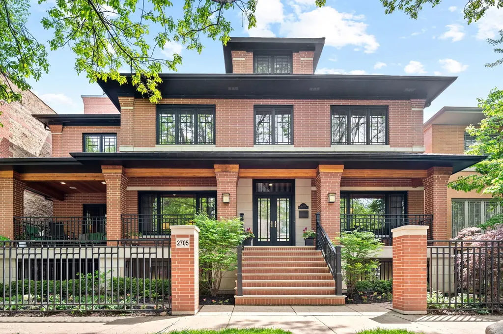 2705 North Bosworth Avenue Chicago IL 60614