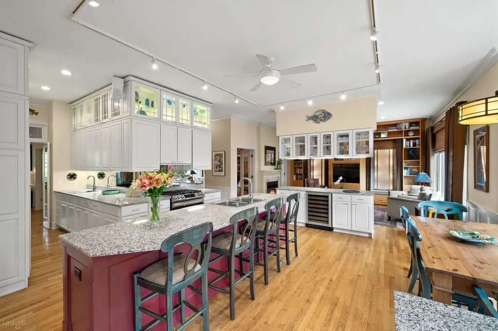2705 North Bosworth Avenue Chicago IL 60614