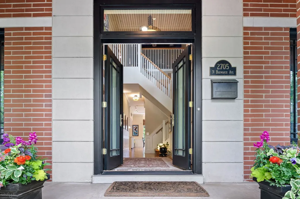 2705 North Bosworth Avenue Chicago IL 60614