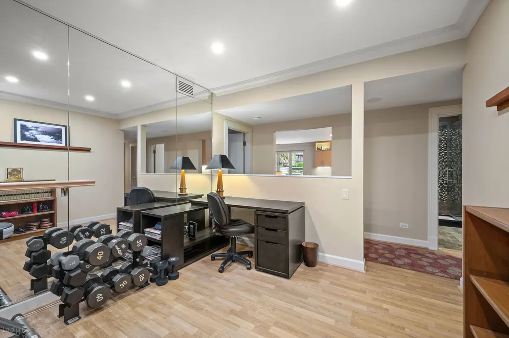 2705 North Bosworth Avenue Chicago IL 60614