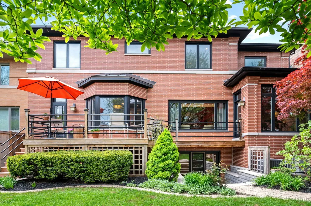 2705 North Bosworth Avenue Chicago IL 60614