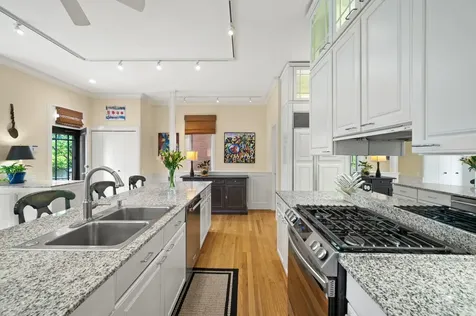 2705 North Bosworth Avenue Chicago IL 60614