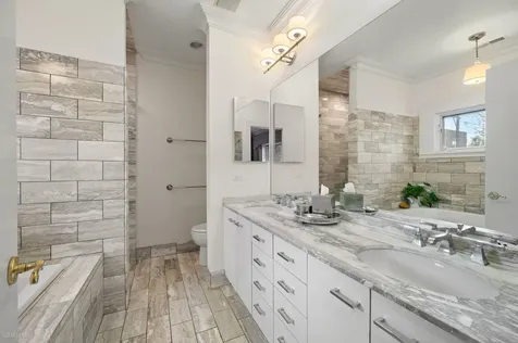 2705 North Bosworth Avenue Chicago IL 60614