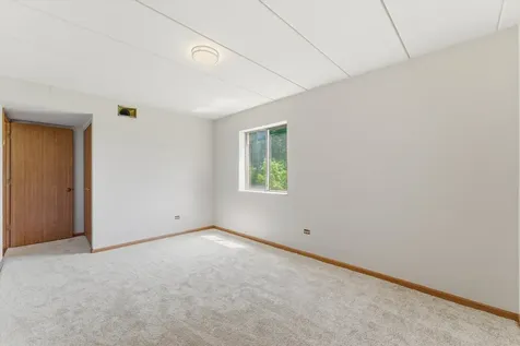 13248 West Circle Drive Parkway Crestwood IL 60418