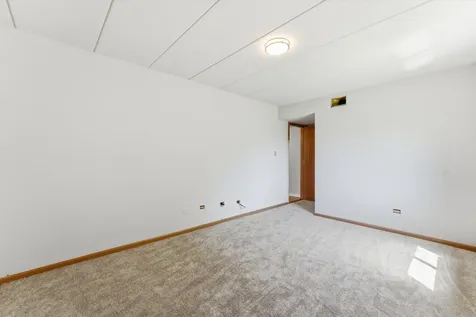 13248 West Circle Drive Parkway Crestwood IL 60418