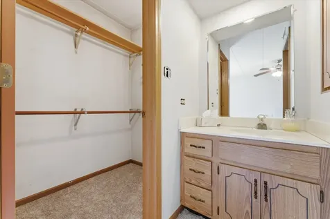 13248 West Circle Drive Parkway Crestwood IL 60418