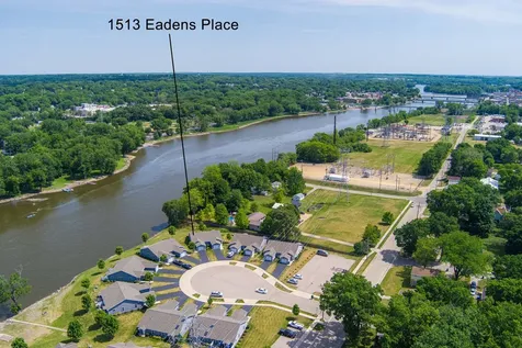 1513 Eadens Place Dixon IL 61021