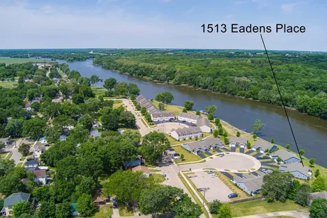 1513 Eadens Place Dixon IL 61021