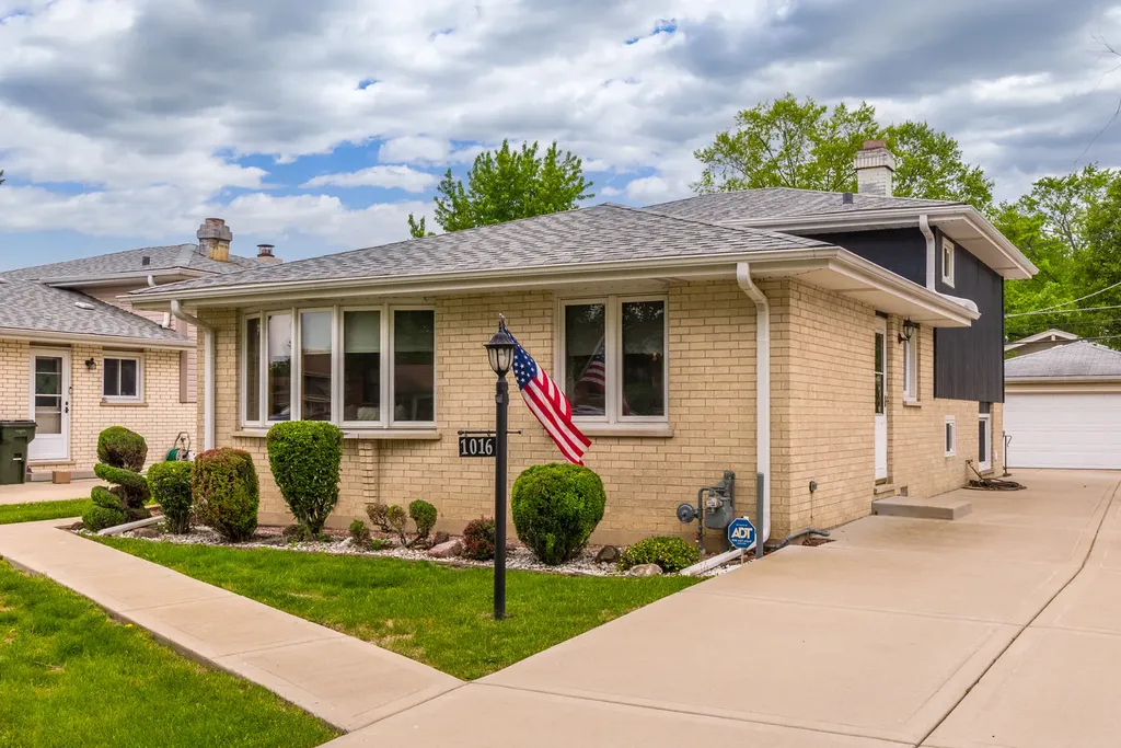 1016 South Haddow Avenue Arlington Heights IL 60005