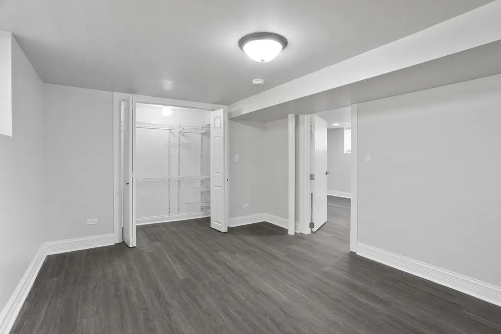 5155 West School Street Chicago IL 60641