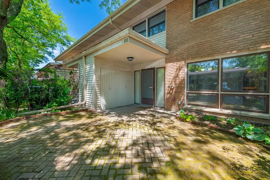 22 North Dee Road Park Ridge IL 60068