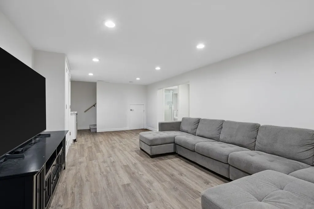 1220 Garden Court Naperville IL 60540