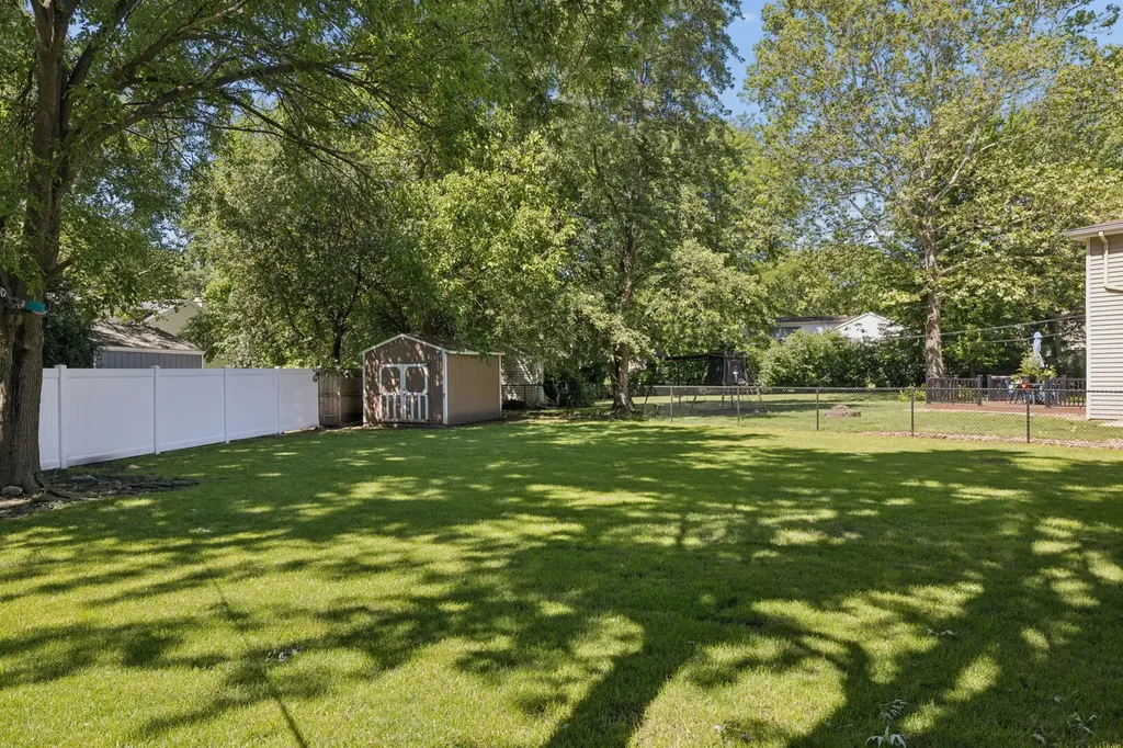 1220 Garden Court Naperville IL 60540
