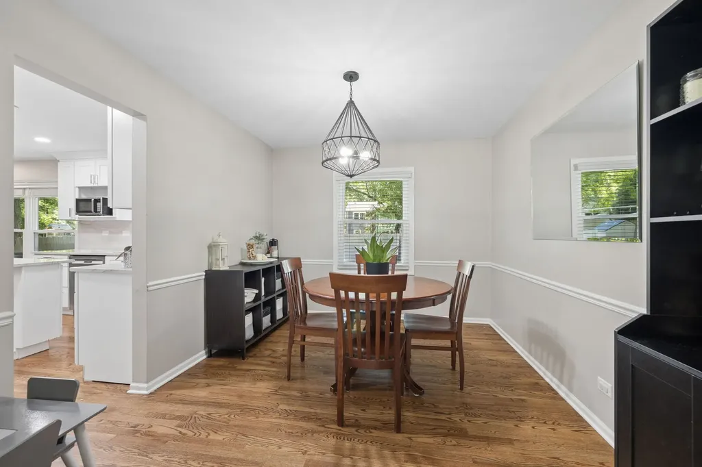 1220 Garden Court Naperville IL 60540