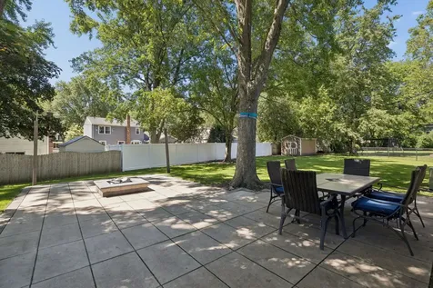 1220 Garden Court Naperville IL 60540
