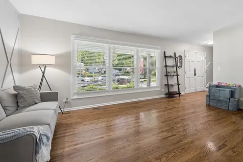 1220 Garden Court Naperville IL 60540