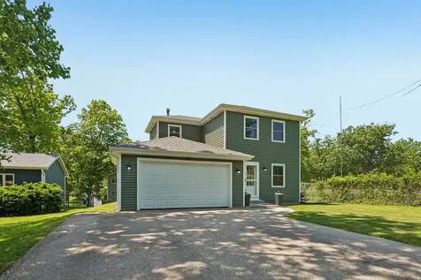 826 Elm Avenue Round Lake Park IL 60073