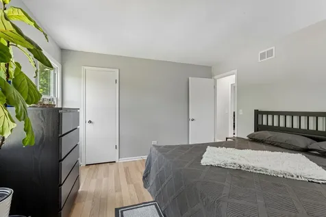 826 Elm Avenue Round Lake Park IL 60073