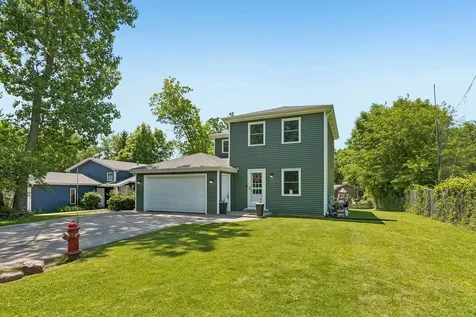 826 Elm Avenue Round Lake Park IL 60073