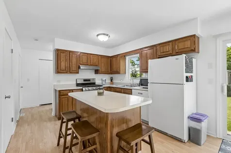 826 Elm Avenue Round Lake Park IL 60073