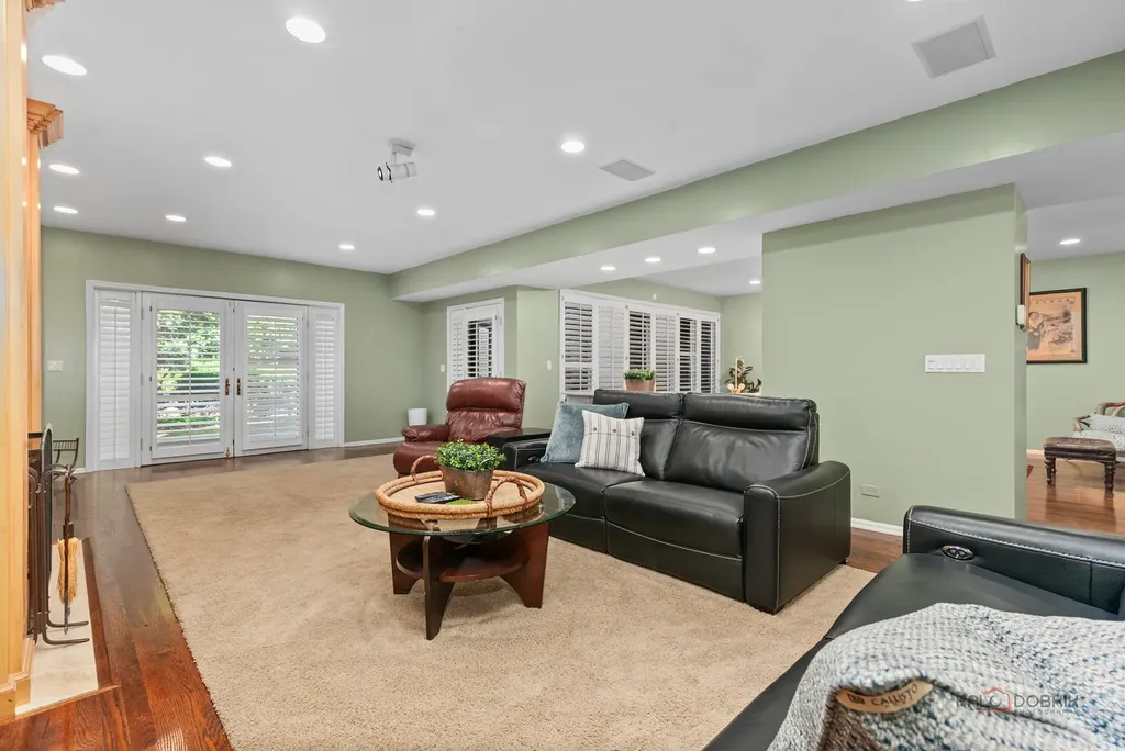1302 Hawthorne Lane Hinsdale IL 60521