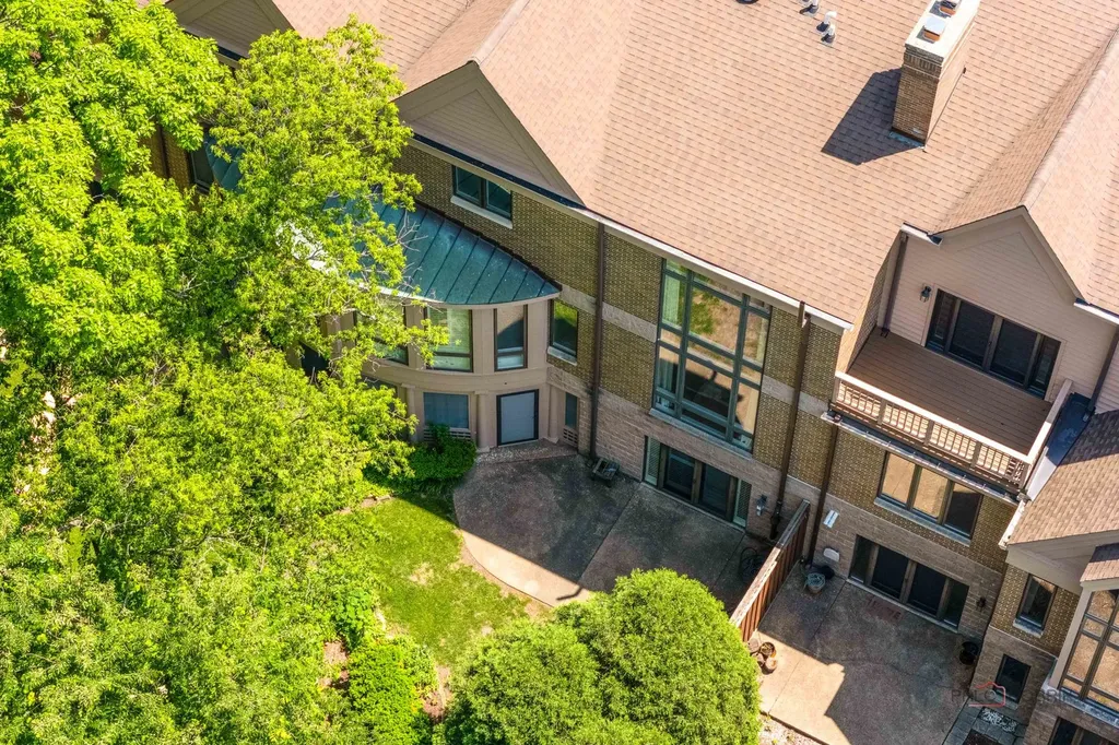 1302 Hawthorne Lane Hinsdale IL 60521