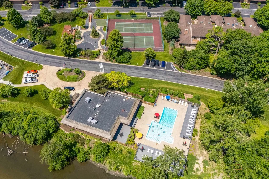1302 Hawthorne Lane Hinsdale IL 60521
